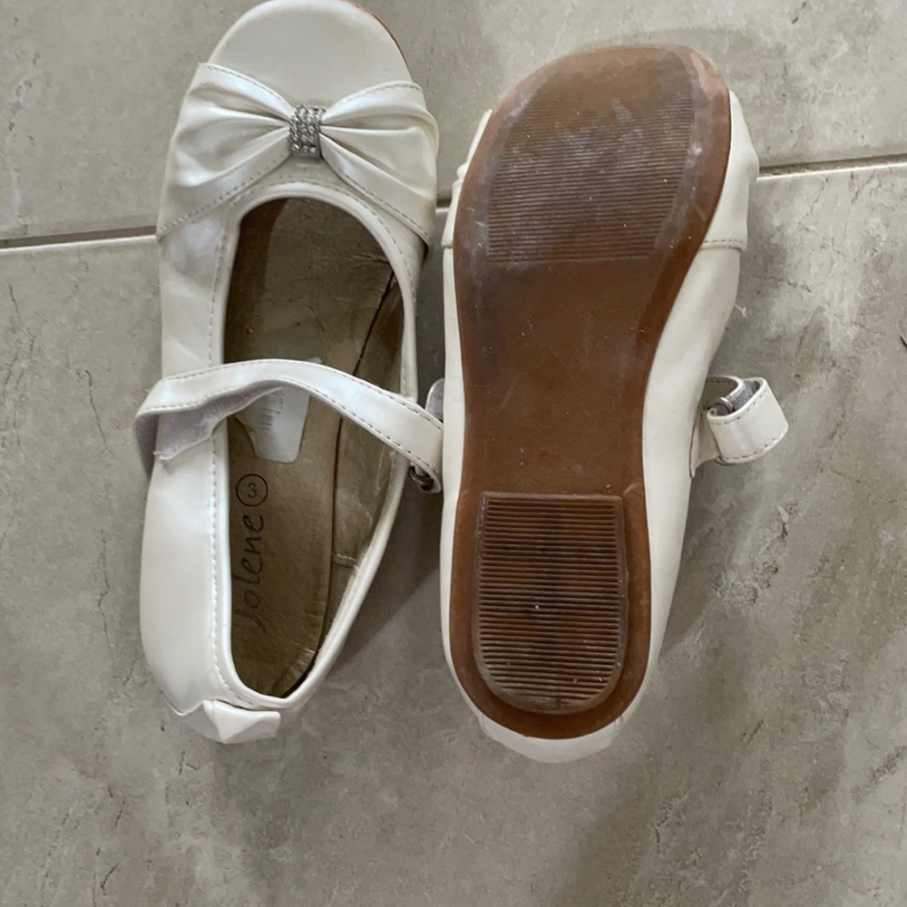 Cream flats for kids with bow